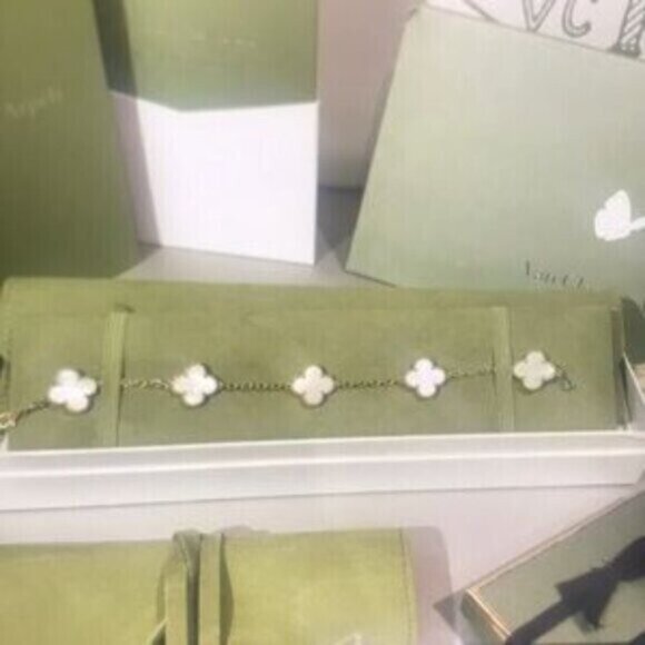 Van Cleef & Arpels Vintage Alhambra bracelet, 5 motifs, 18K yellow gold - Picture 5 of 7